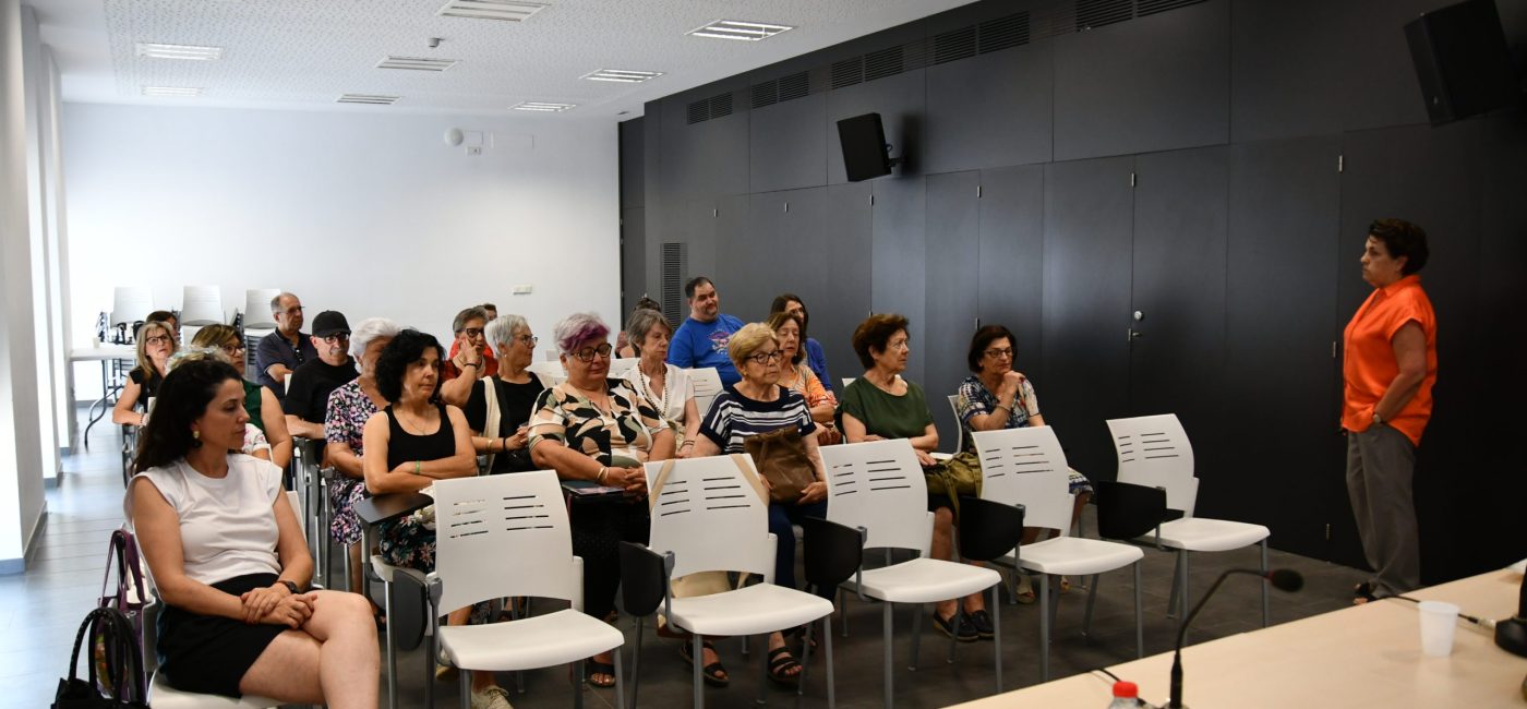 05-06-2025 - CHARLA COLORECTAL (18)