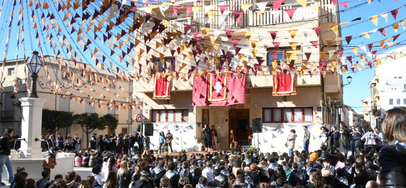 12-02-2026 DANI MIQUEL COLEGIOS VILLAZGO CELEBRANDO LOS 200 AÑOS (15)