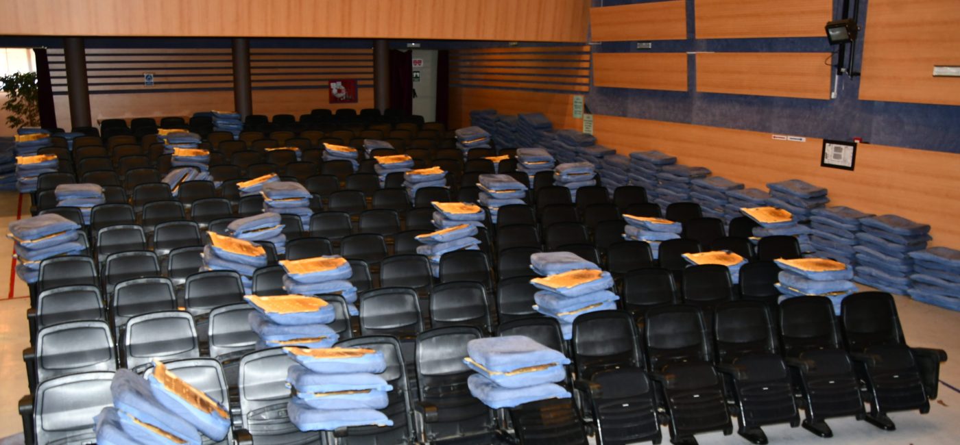 17-11-2025 SACANDO BUTACAS AUDITORIO (4)