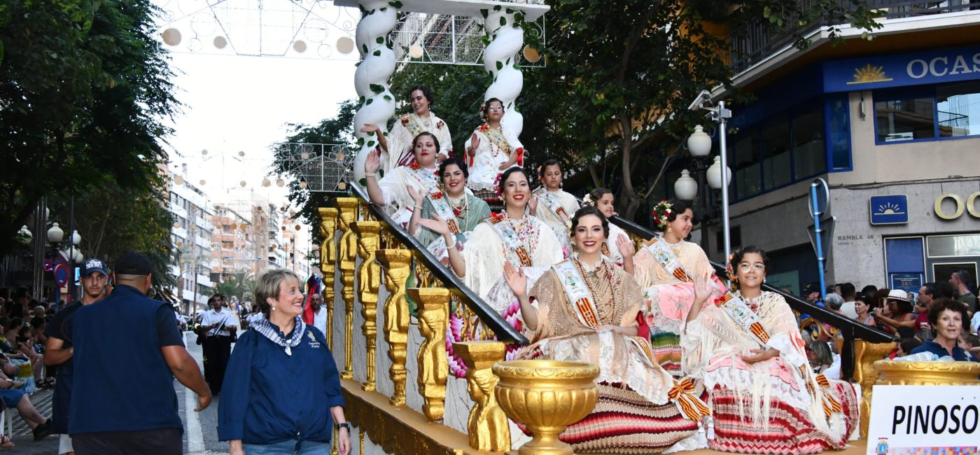 23-.6-24 DESFILE FOLKLÓRICO INTERNACIONAL (46)