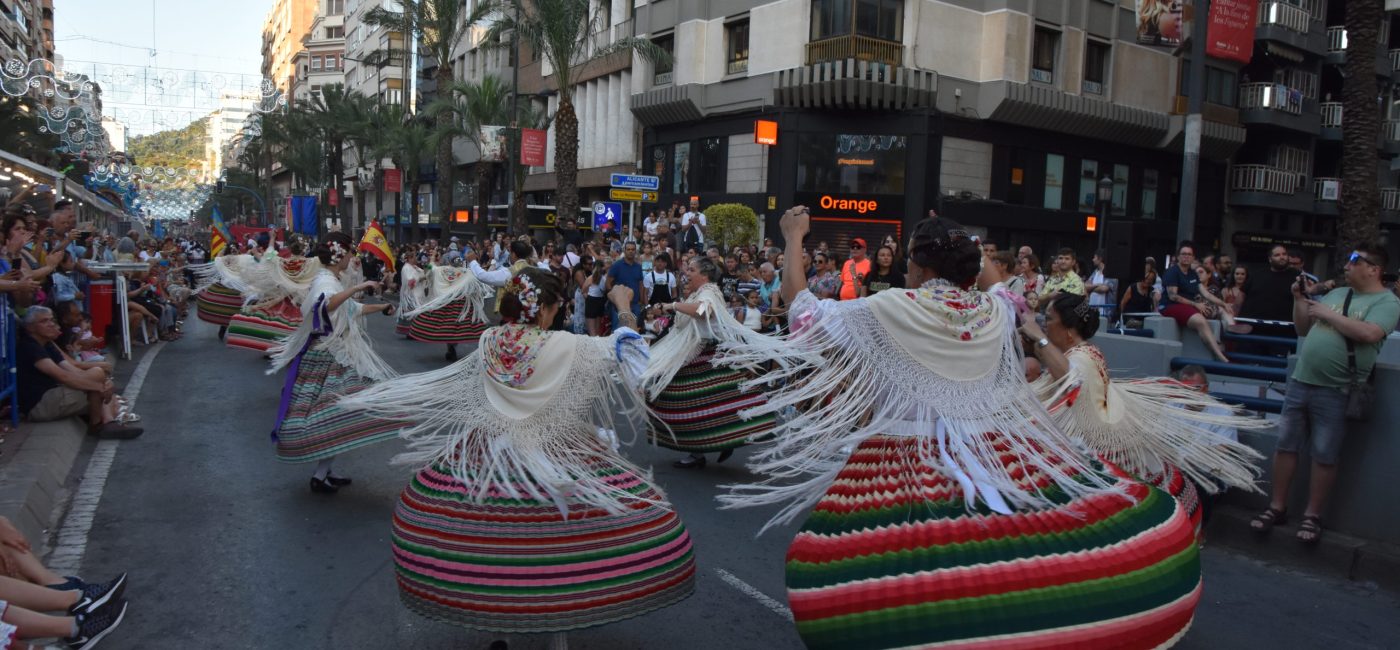 23 6 2022 PINOSO EN EL DESFILE FOLKÓRICO DE ALICANTE (54)