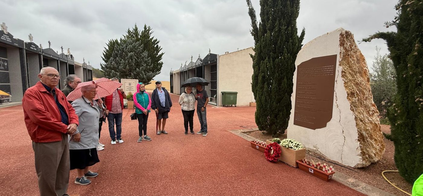 26-20-2025 CONMEMORACIÓN BRITÁNICA EN CEMENTERIO (5) 26-20-2025 CONMEMORACIÓN BRITÁNICA EN CEMENTERIO (5)