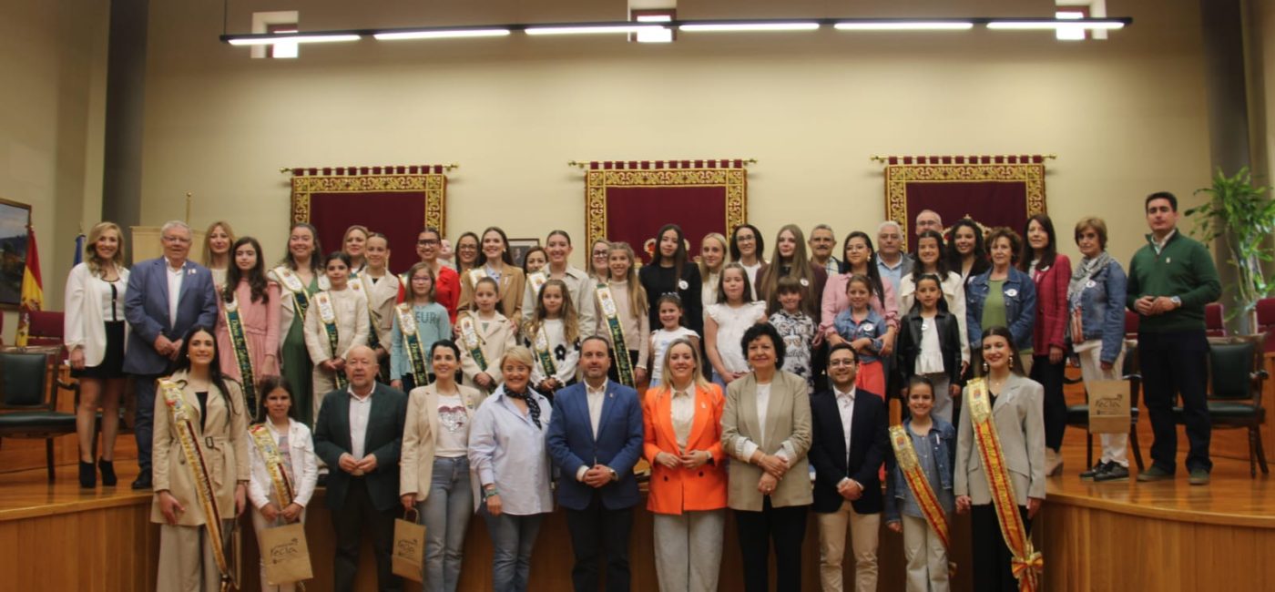 27-04-26 CONVIVENCIA CANDIDATAS A REINA CON EL JURANDO EN YECLA (30)