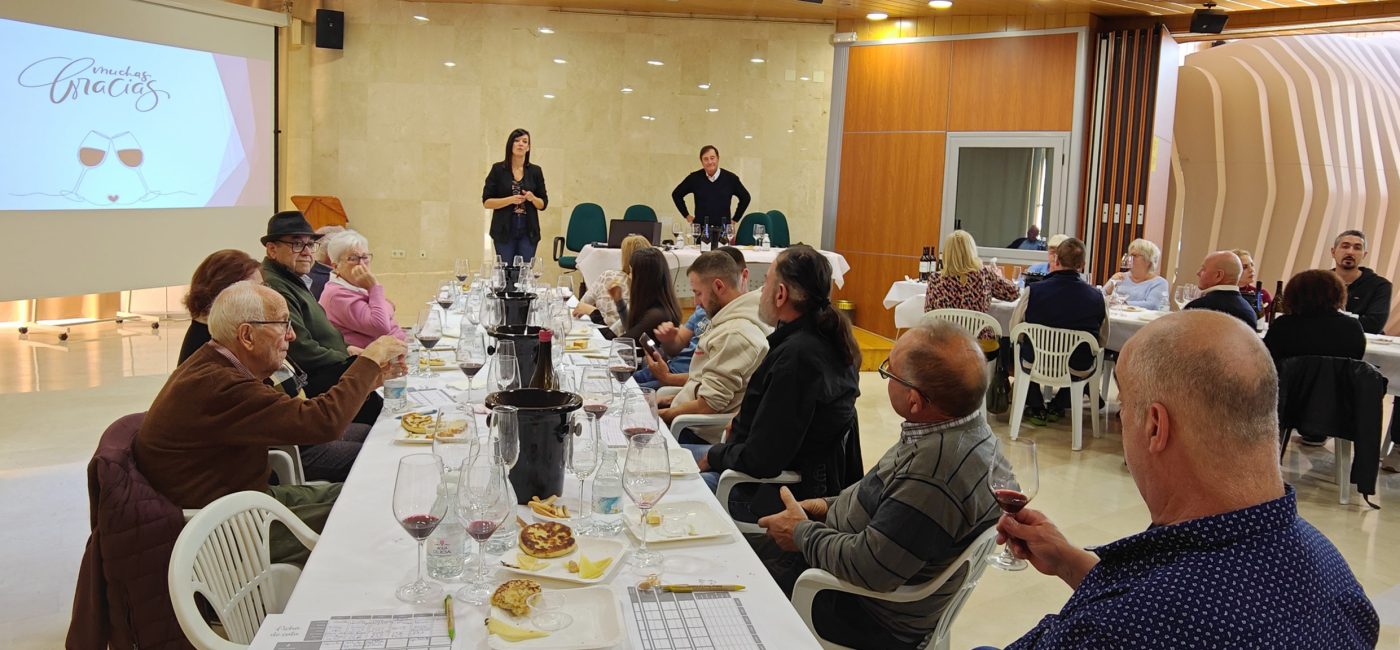 30-11-2025 FOTOS CATA DE VINOS DE OTOÑO (54)